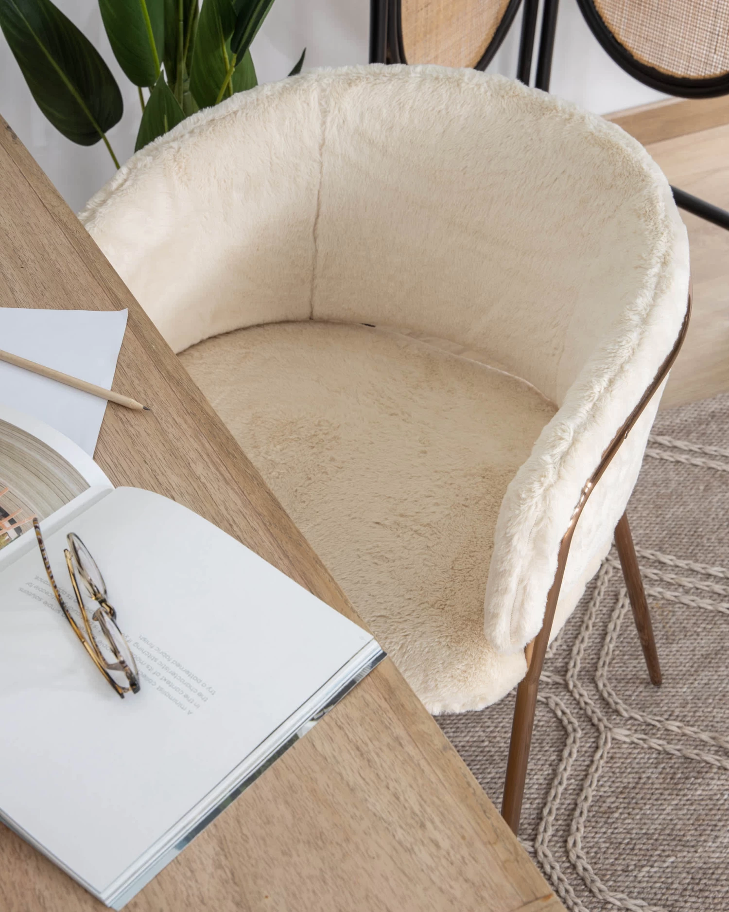 Runnie White Chair With Steel Legs In A Copper Finish | Kave Home 6 Runnie White Chair With Steel Legs In A Copper Finish | Kave Home - Image 4