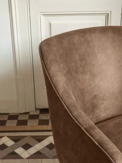 Bobly Armchair In Dark Brown Fabric With Wenge Finish Legs | Kave Home 13 Bobly Armchair In Dark Brown Fabric With Wenge Finish Legs | Kave Home -Quality Furniture Store A000001405 7