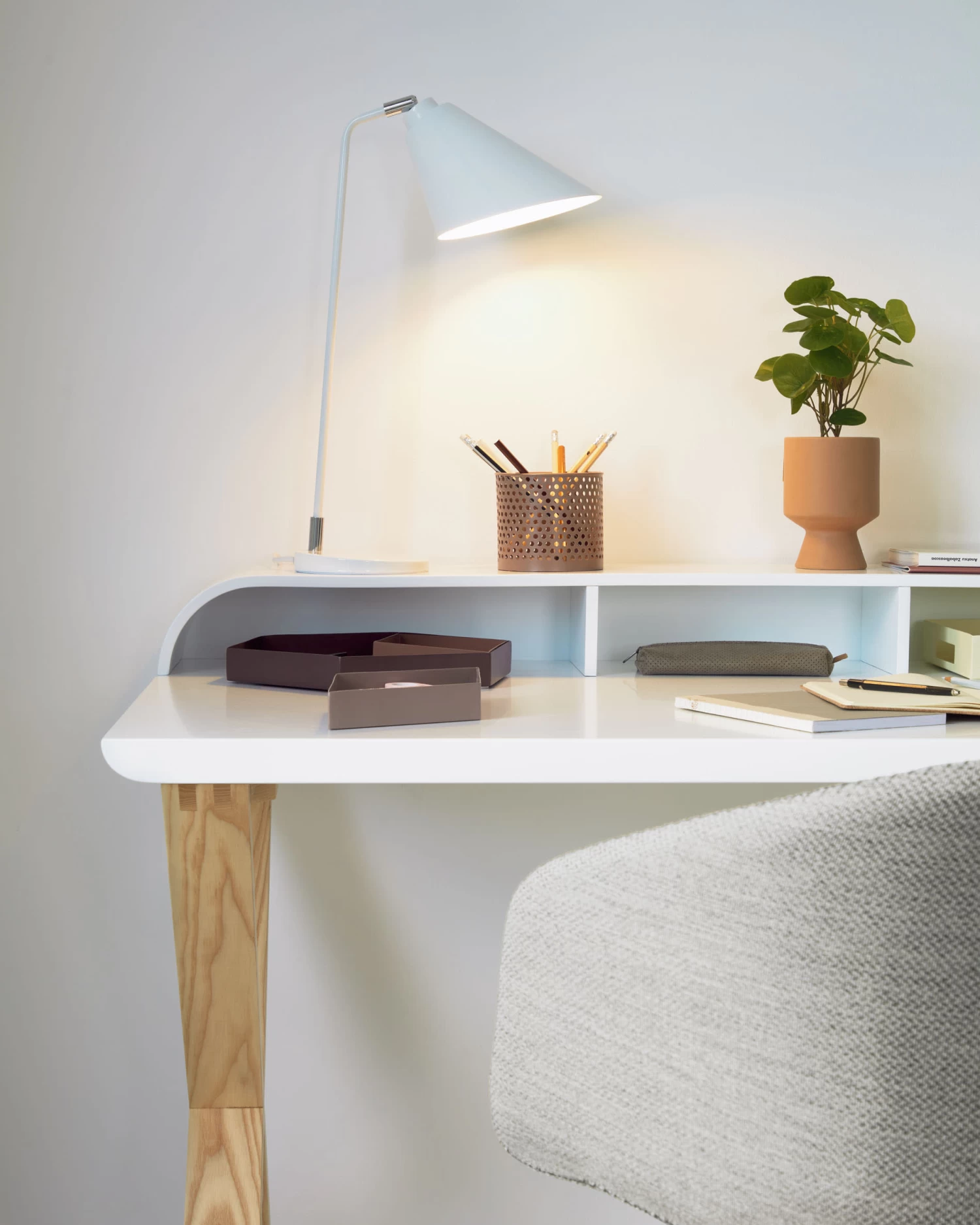 White And Ash Working Desk 120 X 79 Cm | Kave Home 6 White And Ash Working Desk 120 X 79 Cm | Kave Home - Image 4