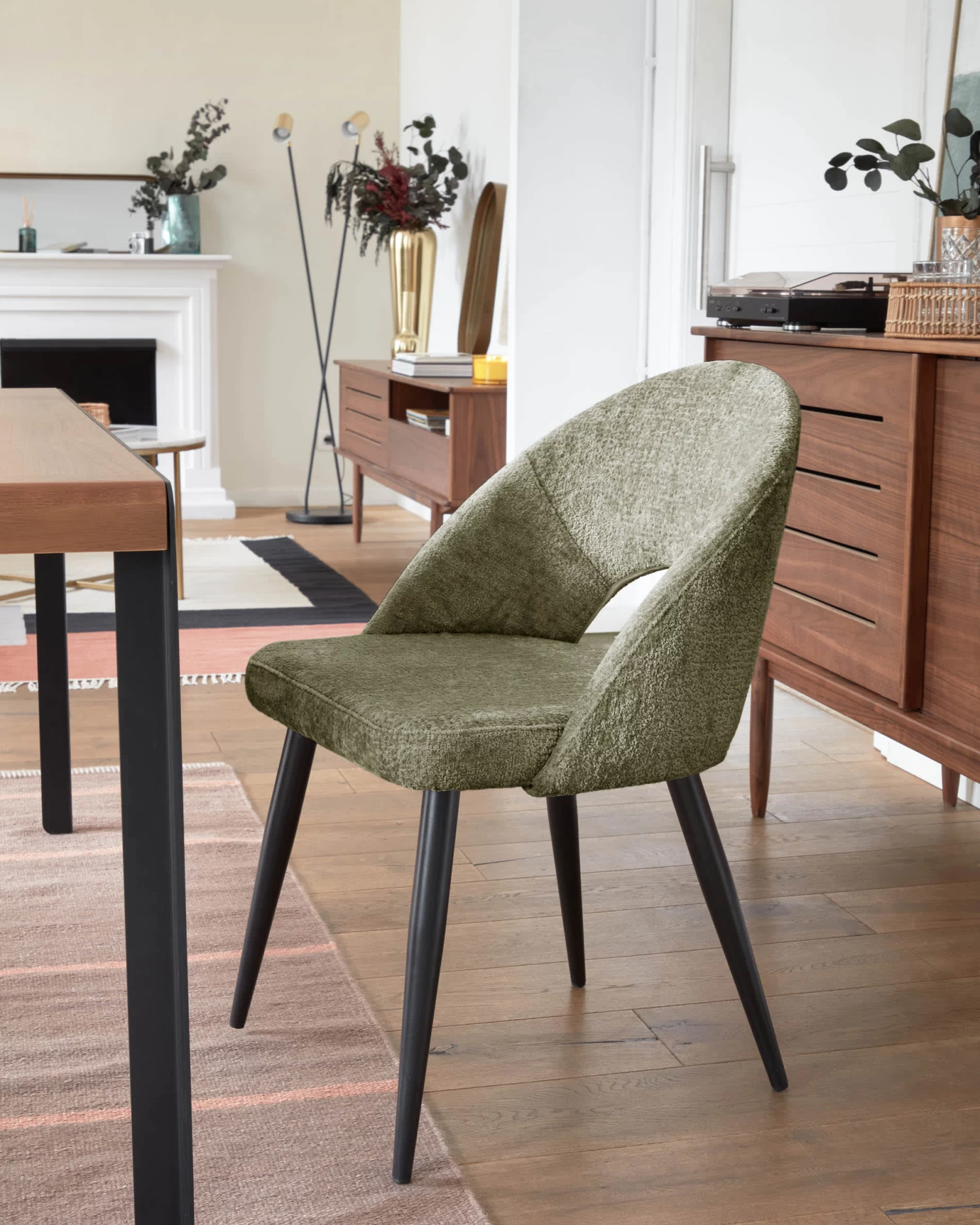 Green Chenille Mael Chair With Steel Legs With Black Finish | Kave Home 4 Green Chenille Mael Chair With Steel Legs With Black Finish | Kave Home - Image 2