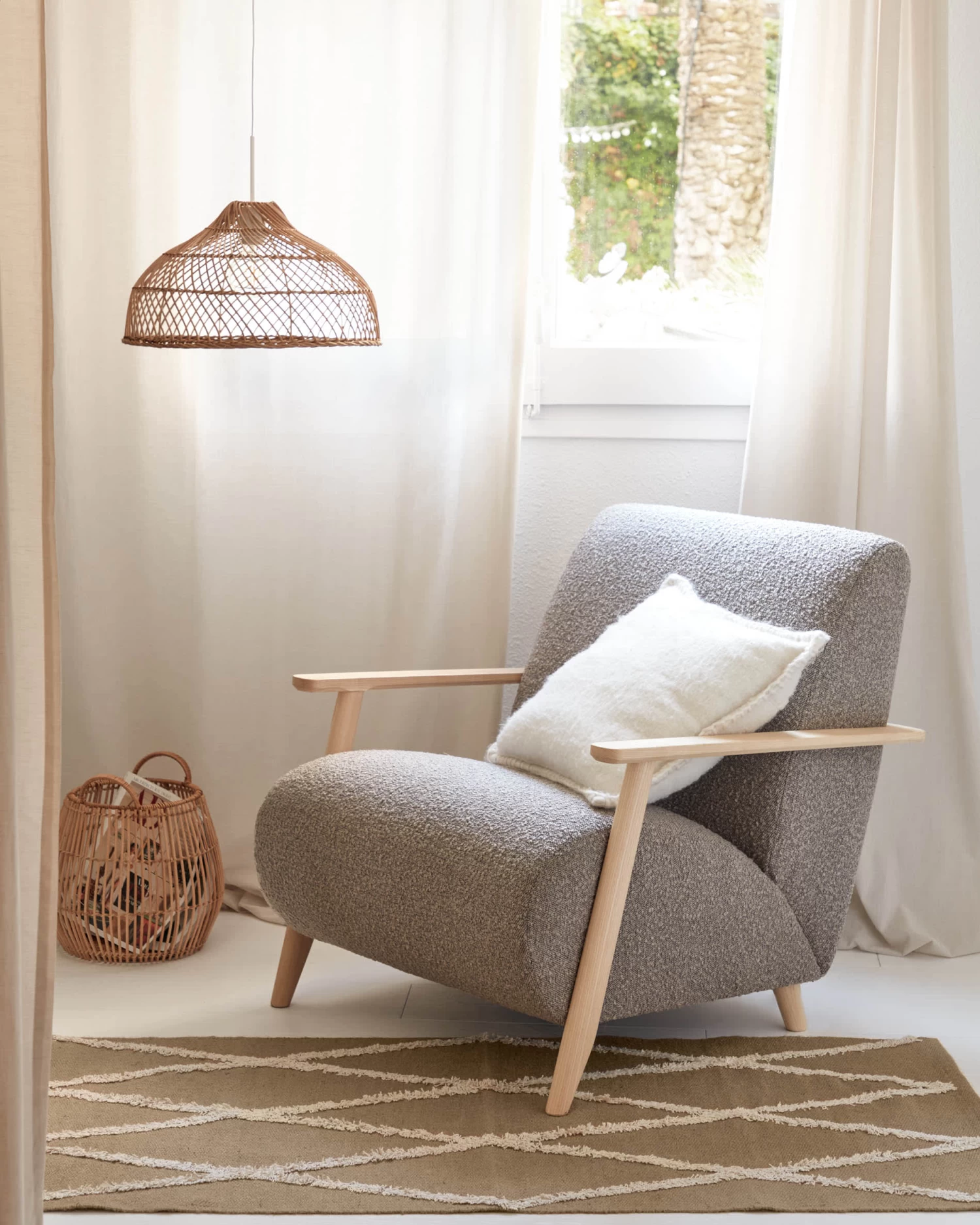 Meghan Armchair In Light Grey Fleece With Solid Ash Legs With Natural Finish | Kave Home 4 Meghan Armchair In Light Grey Fleece With Solid Ash Legs With Natural Finish | Kave Home - Image 2