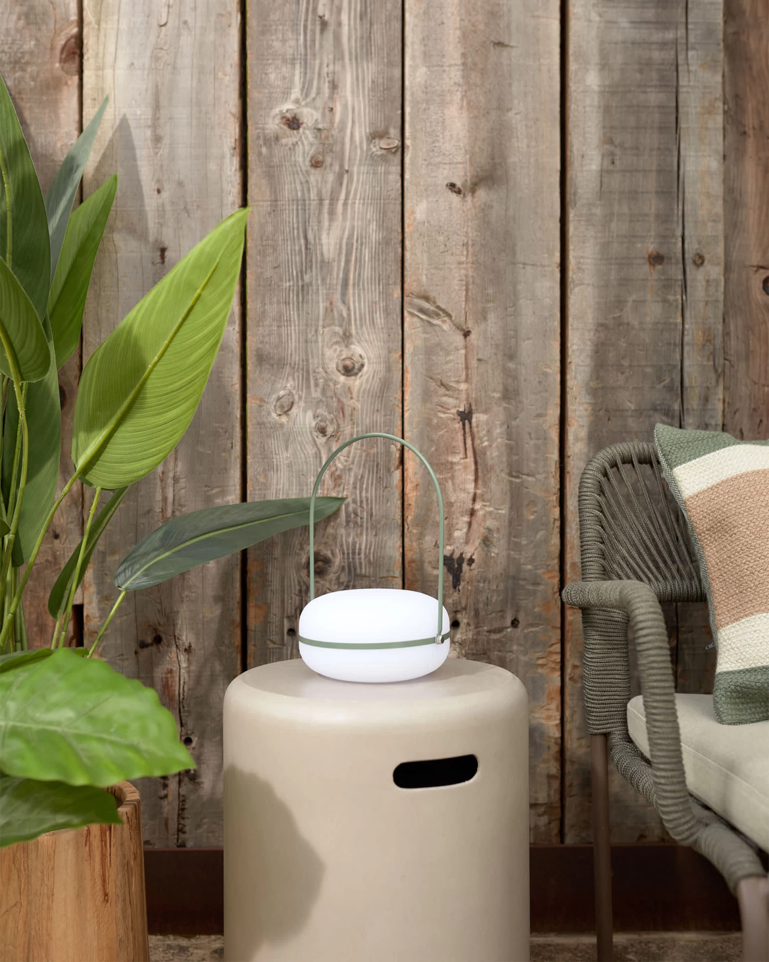 Tea Table Lamp In Polythene And Metal With Green Finish | Kave Home 4 Tea Table Lamp In Polythene And Metal With Green Finish | Kave Home - Image 2