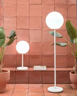 Outdoor Dinesh Floor Lamp In White Steel | Kave Home -Quality Furniture Store A000001809 3