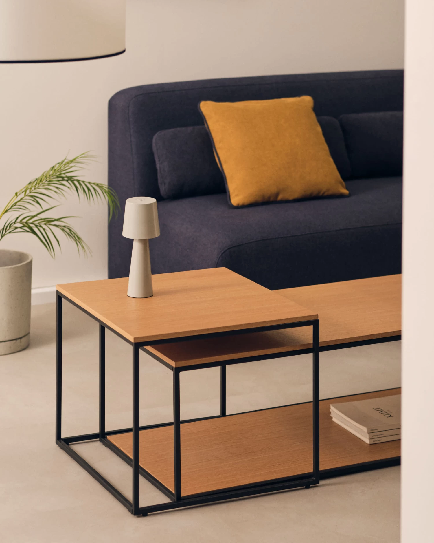 Yoana Set Of 2 Nesting Coffee Tables With Oak Wood Veneer & Black Painted Metal Structure | Kave Home 4 Yoana Set Of 2 Nesting Coffee Tables With Oak Wood Veneer & Black Painted Metal Structure | Kave Home - Image 2