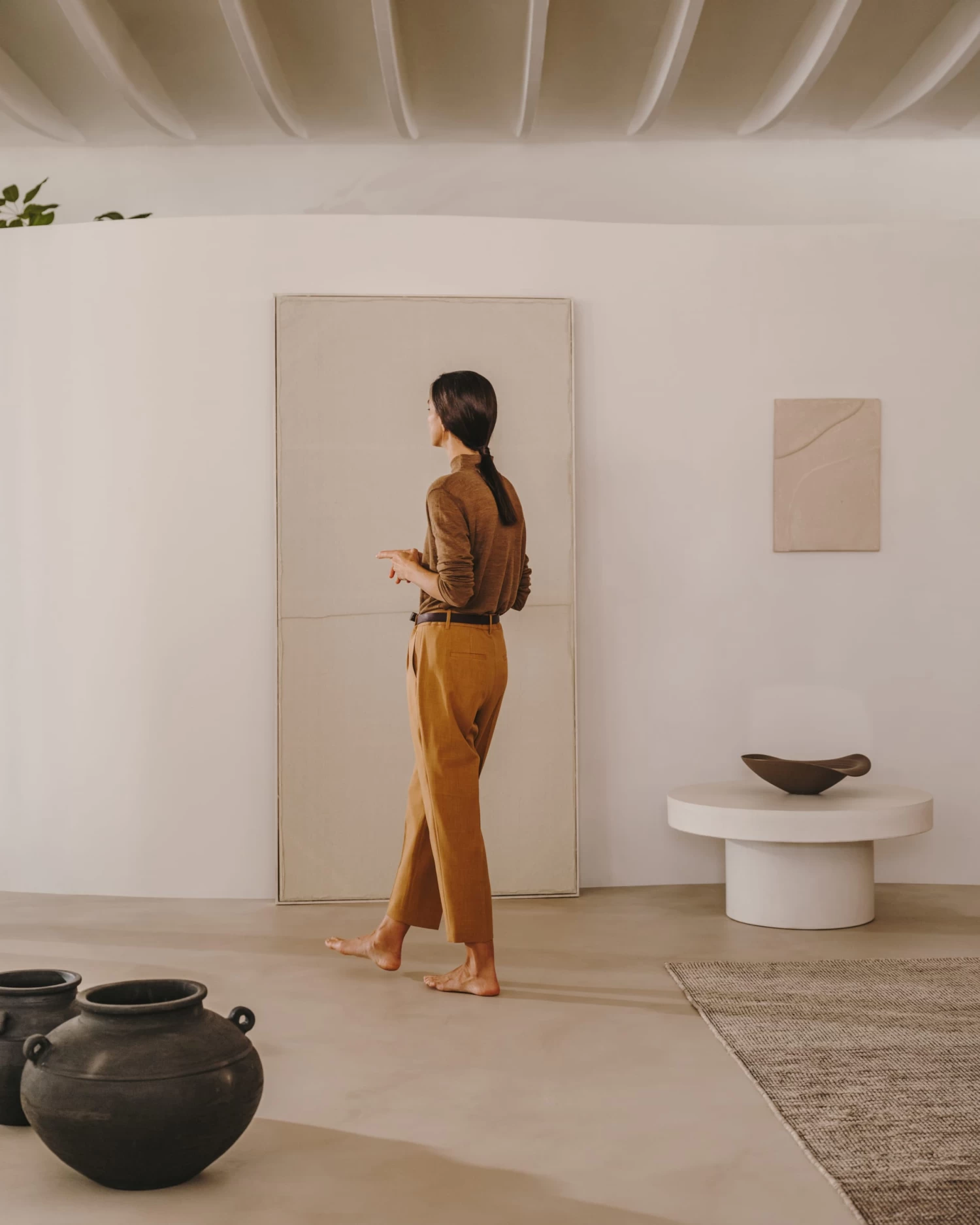 Aiguablava Round Coffee Table In White Cement, Ø 90 Cm 6 Aiguablava Round Coffee Table In White Cement, Ø 90 Cm - Image 4