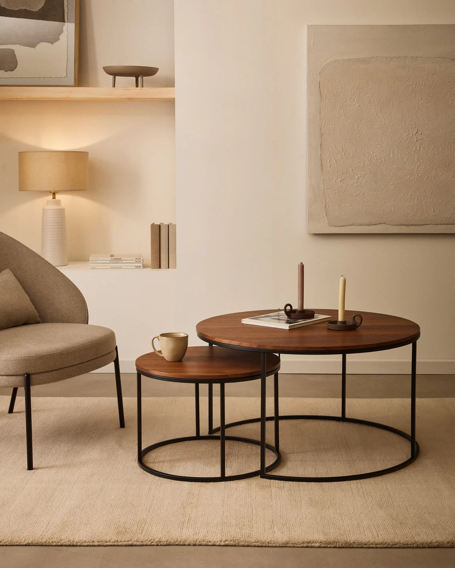 Yoana Set Of 2 Nesting Side Tables With Walnut Veneer And Black Metal à 80 Cm / à 50 Cm | Kave Home 4 Yoana Set Of 2 Nesting Side Tables With Walnut Veneer And Black Metal à 80 Cm / à 50 Cm | Kave Home - Image 2