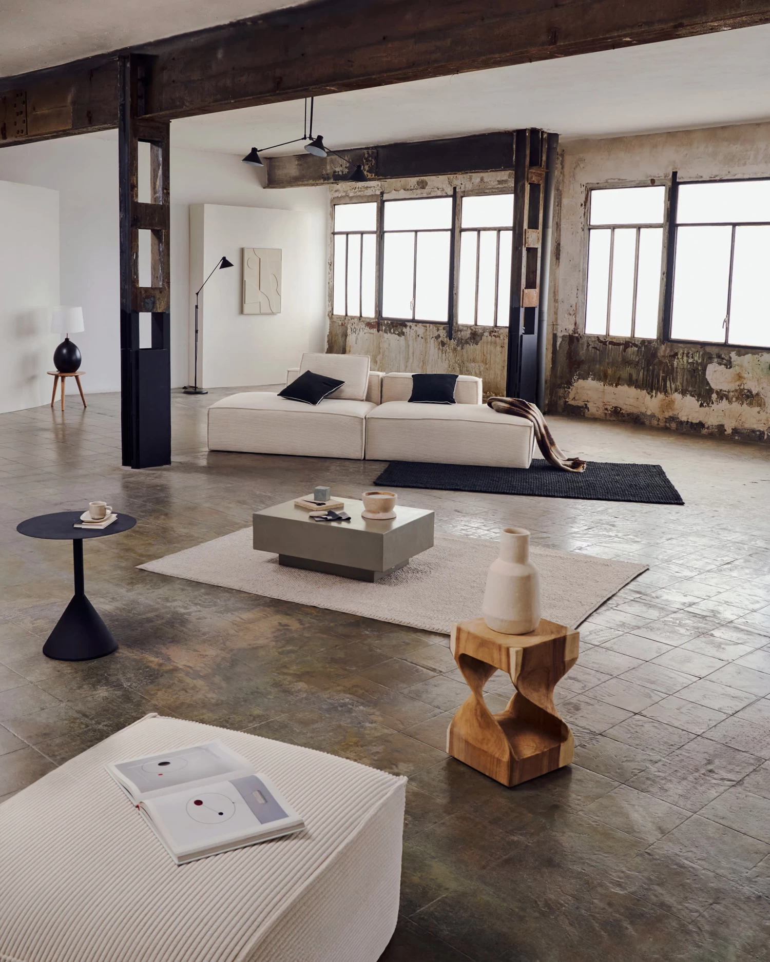 Hakon Solid Rain Tree Wood Side Table With Carved Interior 30 X 30 Cm | Kave Home 6 Hakon Solid Rain Tree Wood Side Table With Carved Interior 30 X 30 Cm | Kave Home - Image 4