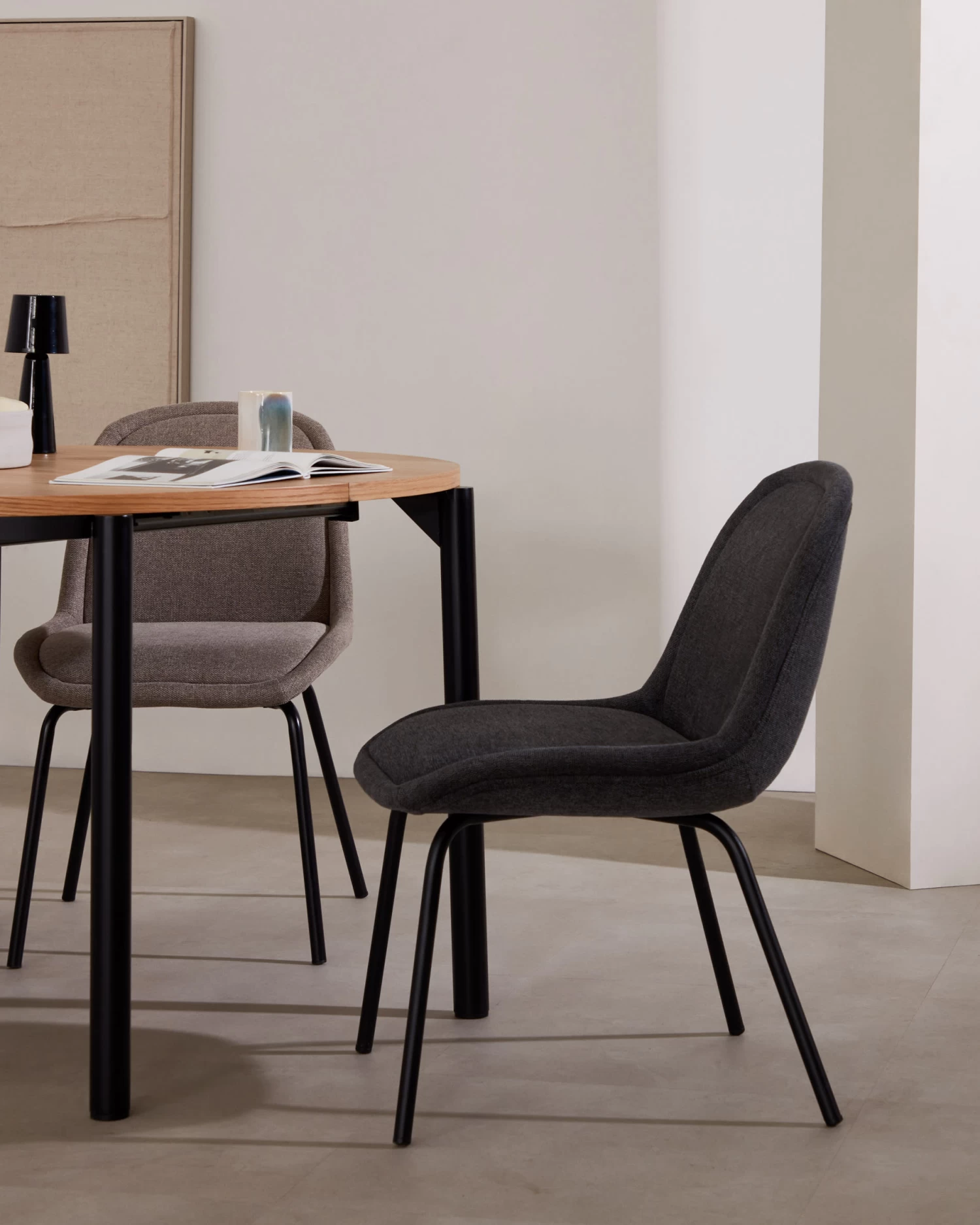 Aimin Chair In Grey Chenille And Steel Legs With A Matte Black Painted Finish | Kave Home 4 Aimin Chair In Grey Chenille And Steel Legs With A Matte Black Painted Finish | Kave Home - Image 2