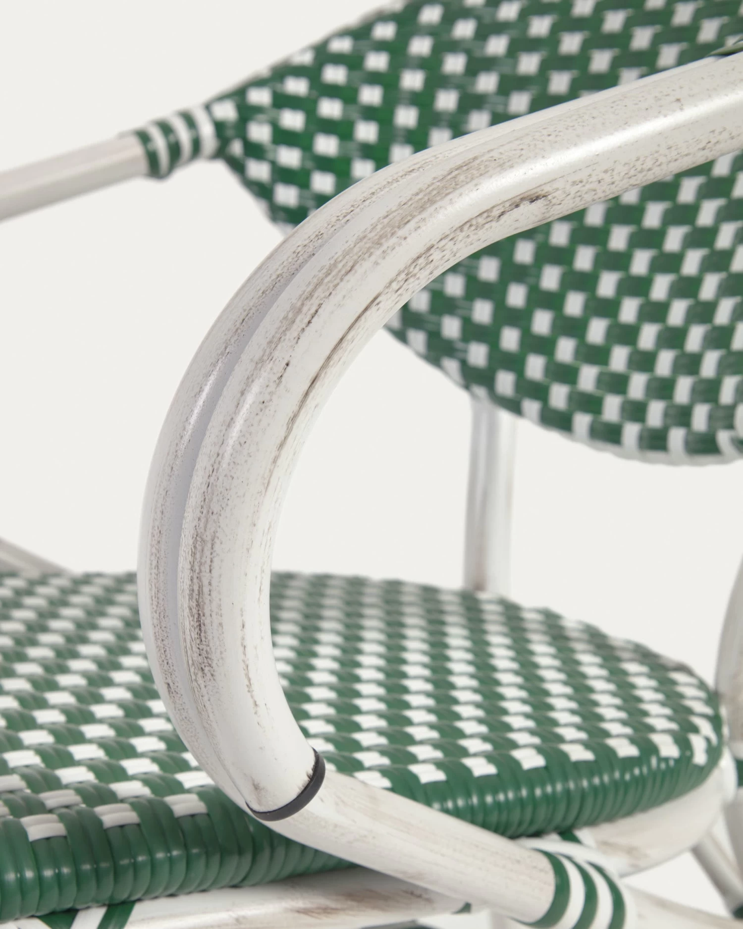 Marilyn Stackable Outdoor Bistro Chair With Arms In Aluminium And Synthetic Rattan Green & White | Kave Home 9 Marilyn Stackable Outdoor Bistro Chair With Arms In Aluminium And Synthetic Rattan Green & White | Kave Home - Image 7