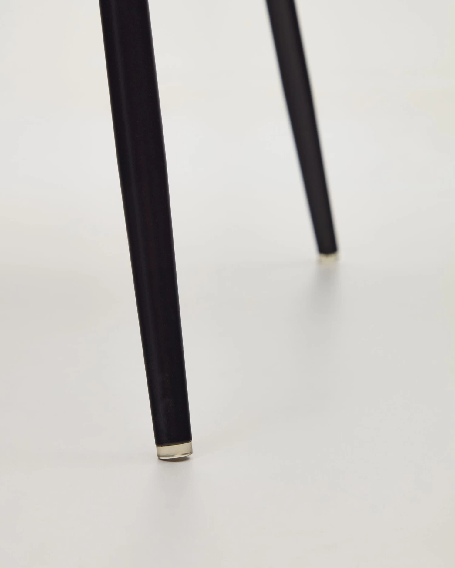Yunia Chair In Mustard Corduroy With Steel Legs In A Painted Black Finish | Kave Home 11 Yunia Chair In Mustard Corduroy With Steel Legs In A Painted Black Finish | Kave Home - Image 9