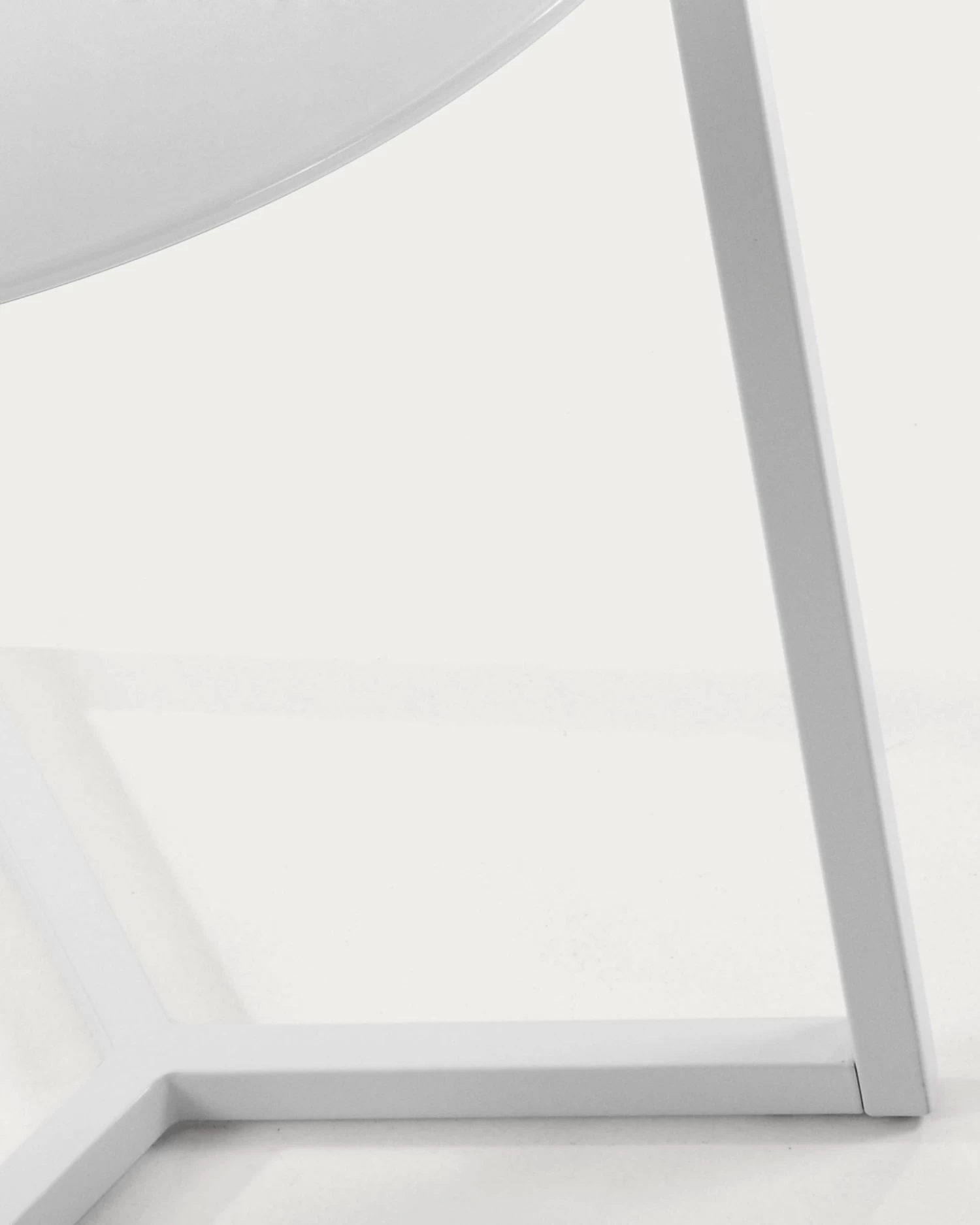 White Raeam Side Table Made With Tempered Glass And Steel In White Finish à 50 Cm | Kave Home 5 White Raeam Side Table Made With Tempered Glass And Steel In White Finish à 50 Cm | Kave Home - Image 3