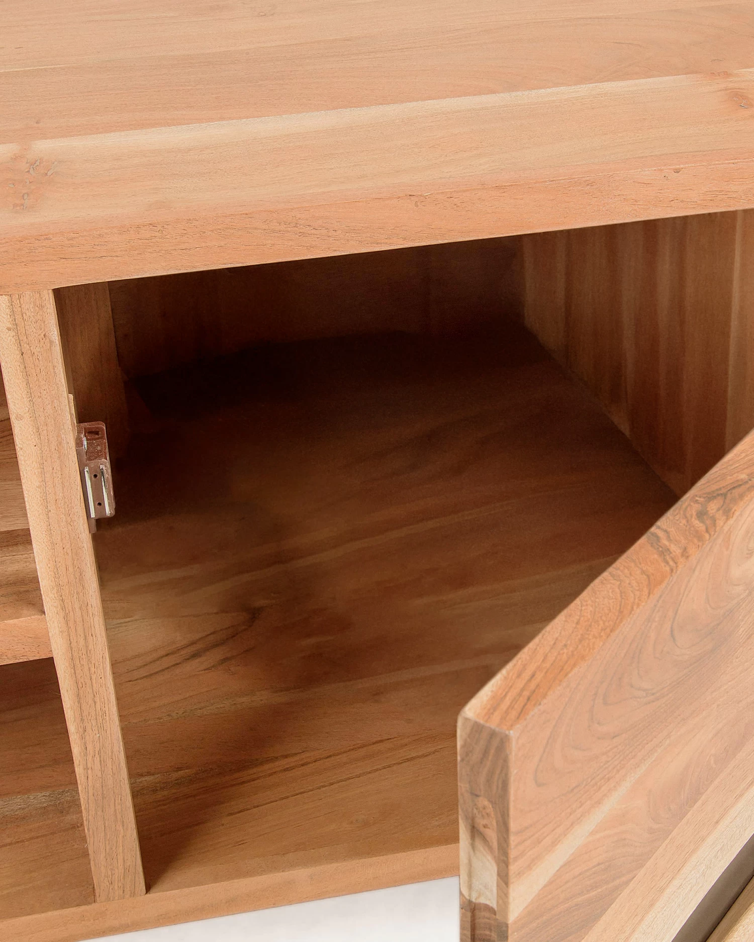 Uxia Solid Acacia Wood TV Stand With 2 Doors And Black Finish Steel 160 X 65 Cm | Kave Home 8 Uxia Solid Acacia Wood TV Stand With 2 Doors And Black Finish Steel 160 X 65 Cm | Kave Home - Image 6