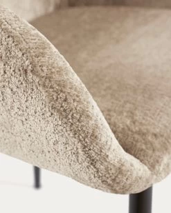 Konna Chair In Beige Chenille With Steel Legs And Painted Black Finish | Kave Home -Quality Furniture Store CC0934BG12 1D01