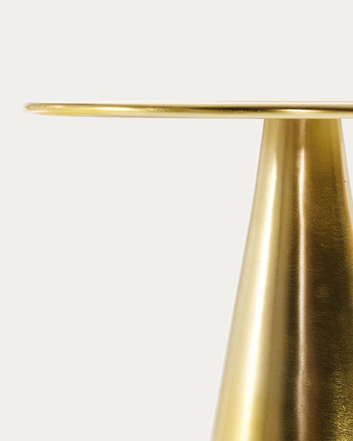 Rhet Metal Side Table With Gold Finish à 39 Cm | Kave Home 7 Rhet Metal Side Table With Gold Finish à 39 Cm | Kave Home - Image 5