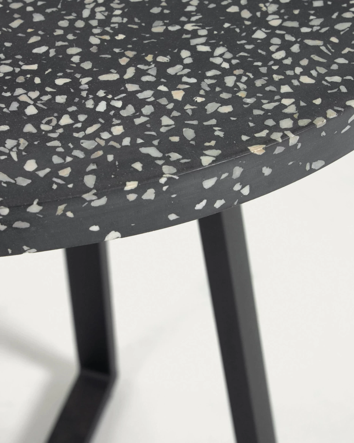 Tella Round Terrazzo Table In Black With Steel Legs à 70 Cm | Kave Home 5 Tella Round Terrazzo Table In Black With Steel Legs à 70 Cm | Kave Home - Image 3