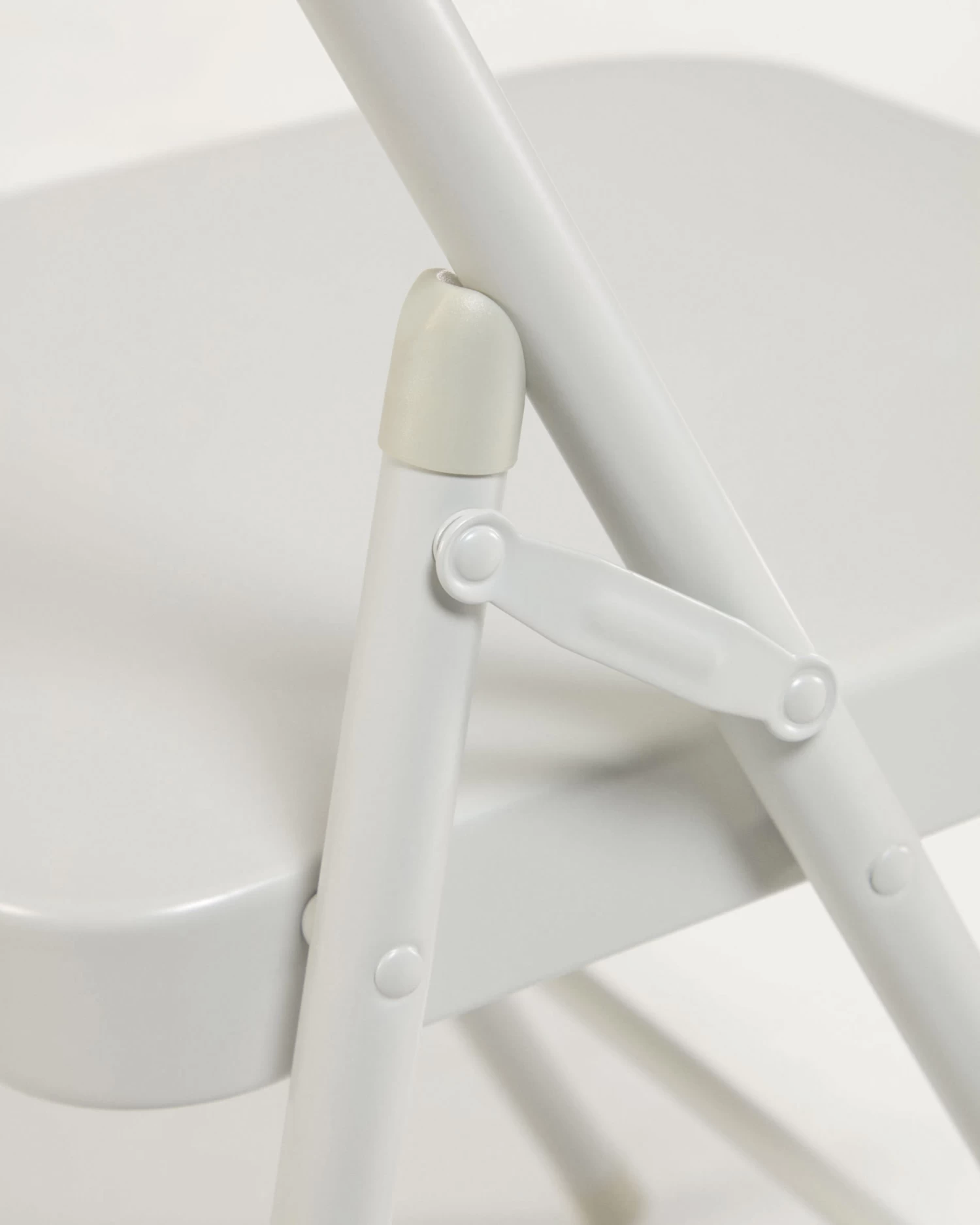 Aidana Metal Folding Chair In Light Grey | Kave Home 9 Aidana Metal Folding Chair In Light Grey | Kave Home - Image 7