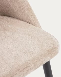 Beige Chenille Mael Chair With Steel Legs With Black Finish | Kave Home 16 Beige Chenille Mael Chair With Steel Legs With Black Finish | Kave Home -Quality Furniture Store CC2211BG12 1D02