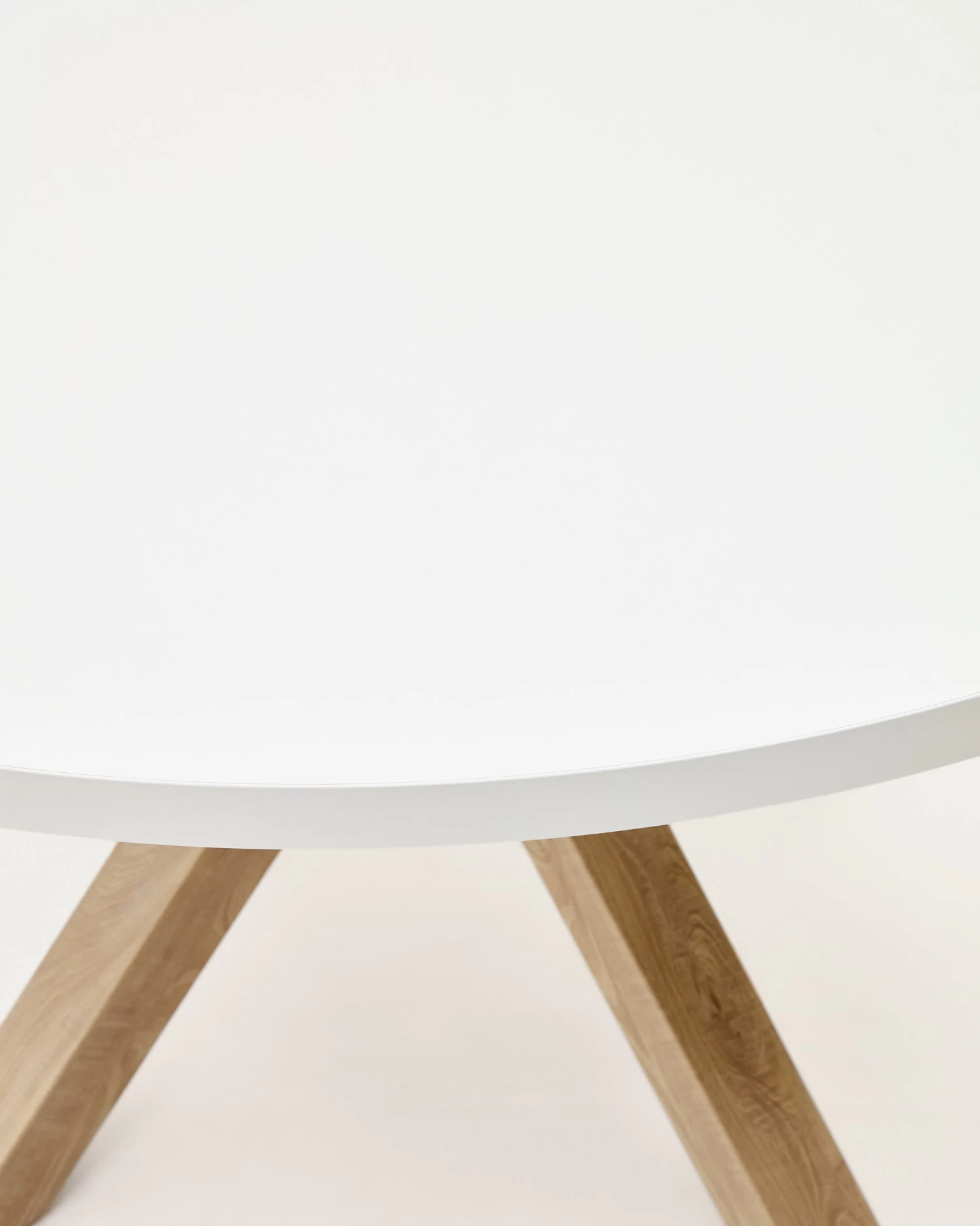 Argo Round à 119 Cm White Melamine Table With Steel Legs With Wood-effect Finish | Kave Home 5 Argo Round à 119 Cm White Melamine Table With Steel Legs With Wood-effect Finish | Kave Home - Image 3