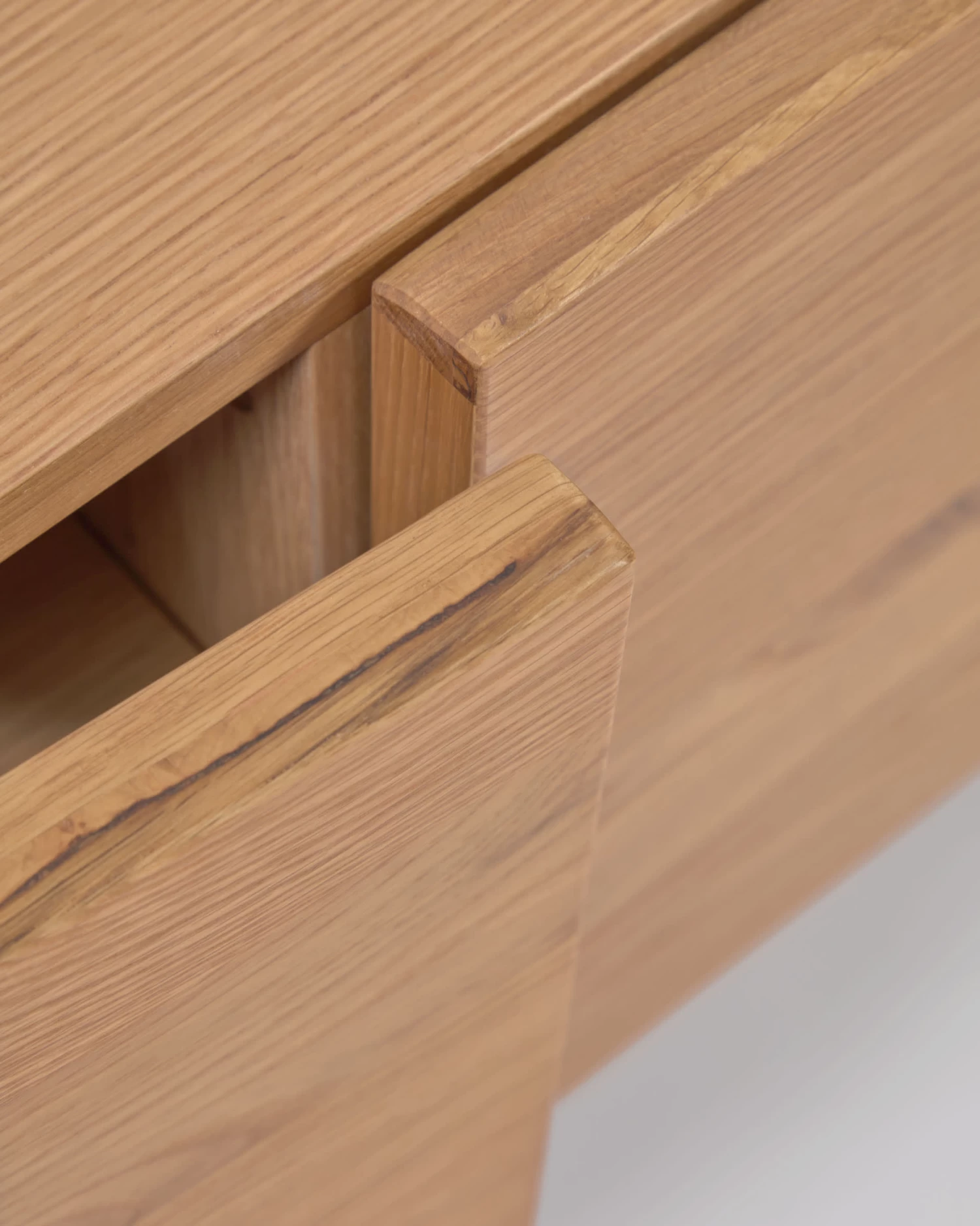 Rasha 3-door TV Stand In Oak Veneer With Natural Finish 160 X 45 Cm. | Kave Home 5 Rasha 3-door TV Stand In Oak Veneer With Natural Finish 160 X 45 Cm. | Kave Home - Image 3