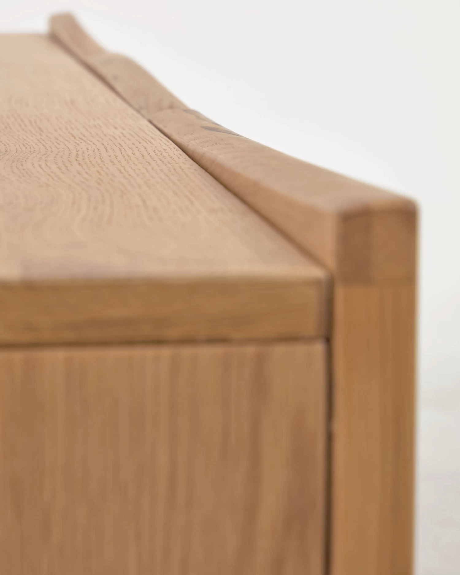 Rasha 3-door TV Stand In Oak Veneer With Natural Finish 160 X 45 Cm. | Kave Home 11 Rasha 3-door TV Stand In Oak Veneer With Natural Finish 160 X 45 Cm. | Kave Home - Image 9