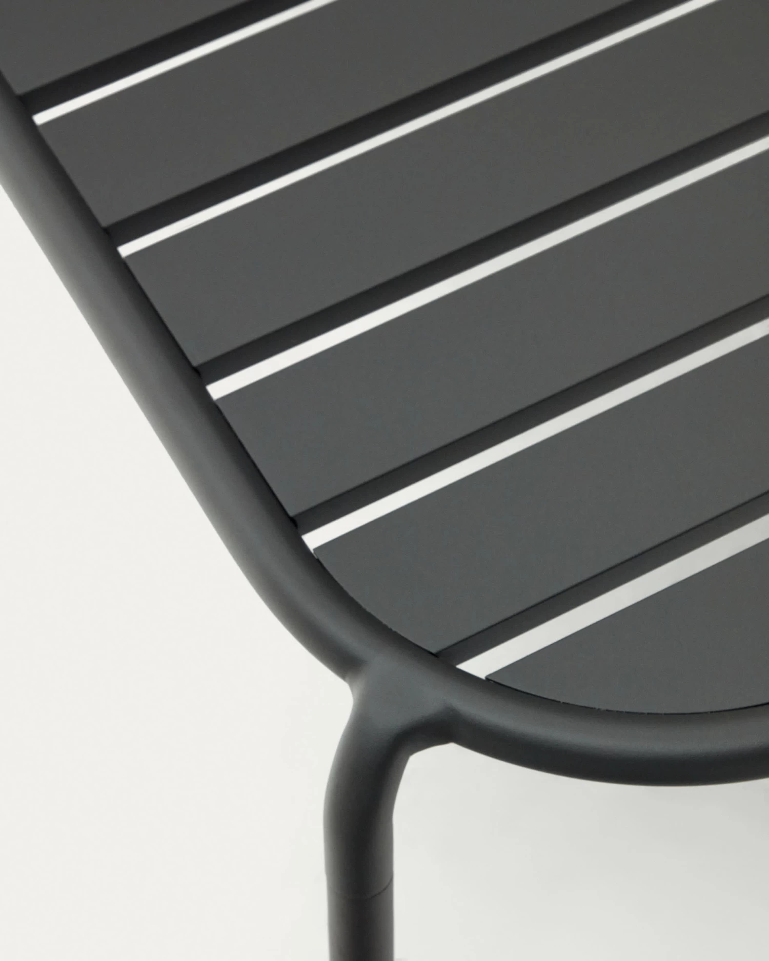 Joncols Outdoor Aluminium Coffee Table With Powder Coated Grey Finish à 110 X 62 Cm | Kave Home 5 Joncols Outdoor Aluminium Coffee Table With Powder Coated Grey Finish à 110 X 62 Cm | Kave Home - Image 3