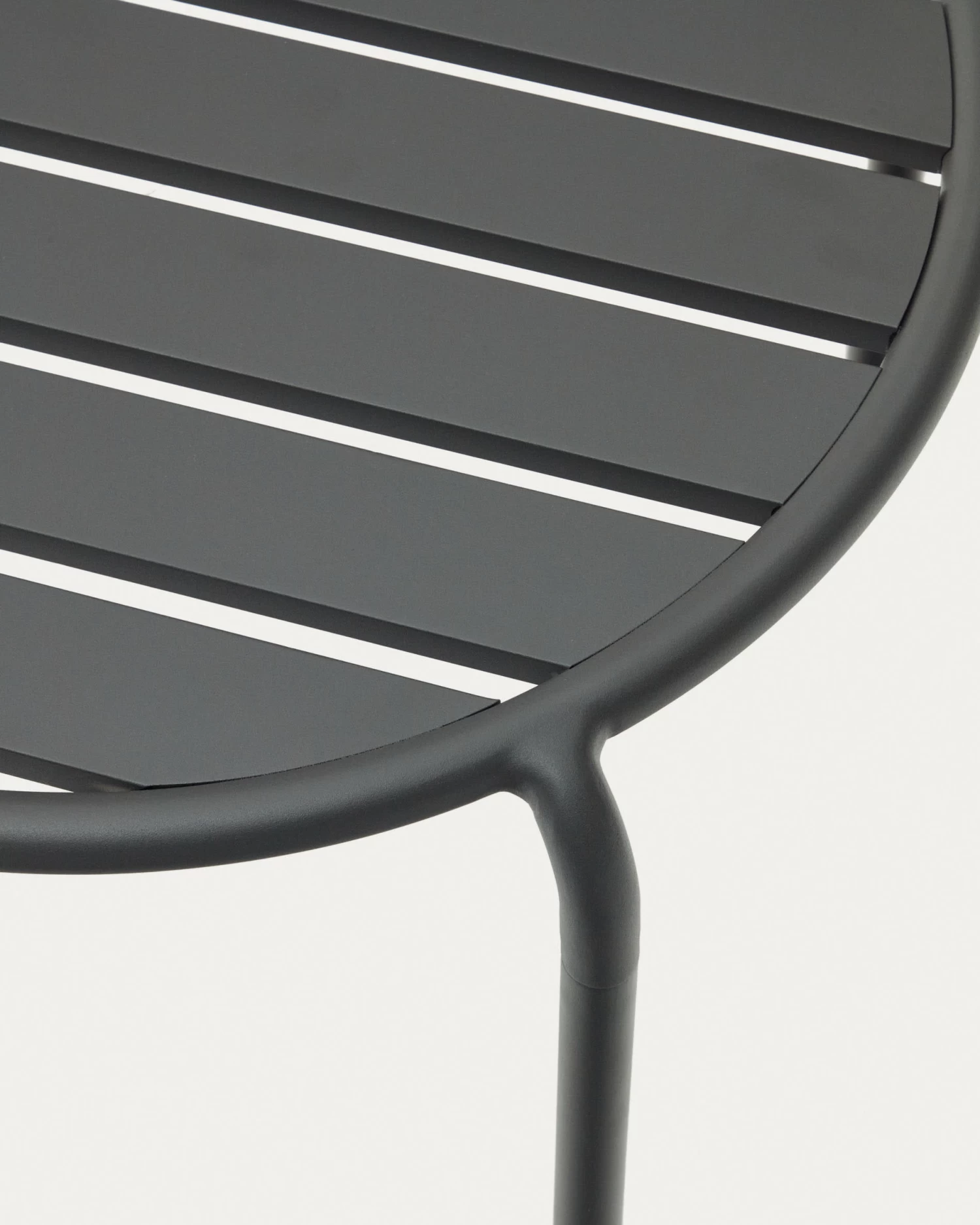 Joncols Aluminium Side Table In Powder Coated Grey Finish à 60 Cm | Kave Home 5 Joncols Aluminium Side Table In Powder Coated Grey Finish à 60 Cm | Kave Home - Image 3