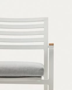 Bona Aluminium Stackable Garden Chair With A White Finish And Solid Teak Wood Armrests | Kave Home 13 Bona Aluminium Stackable Garden Chair With A White Finish And Solid Teak Wood Armrests | Kave Home -Quality Furniture Store J0600031NN05 1D01