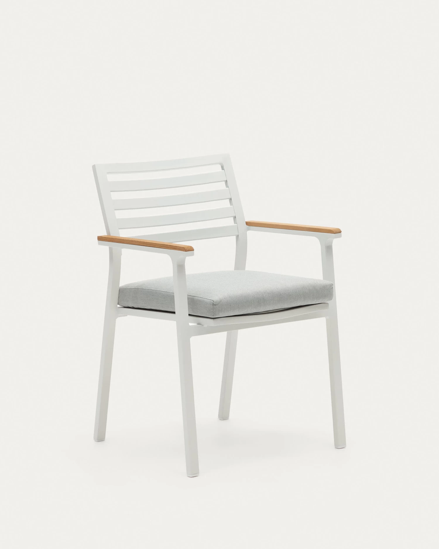 Bona Aluminium Stackable Garden Chair With A White Finish And Solid Teak Wood Armrests | Kave Home 3 Bona Aluminium Stackable Garden Chair With A White Finish And Solid Teak Wood Armrests | Kave Home