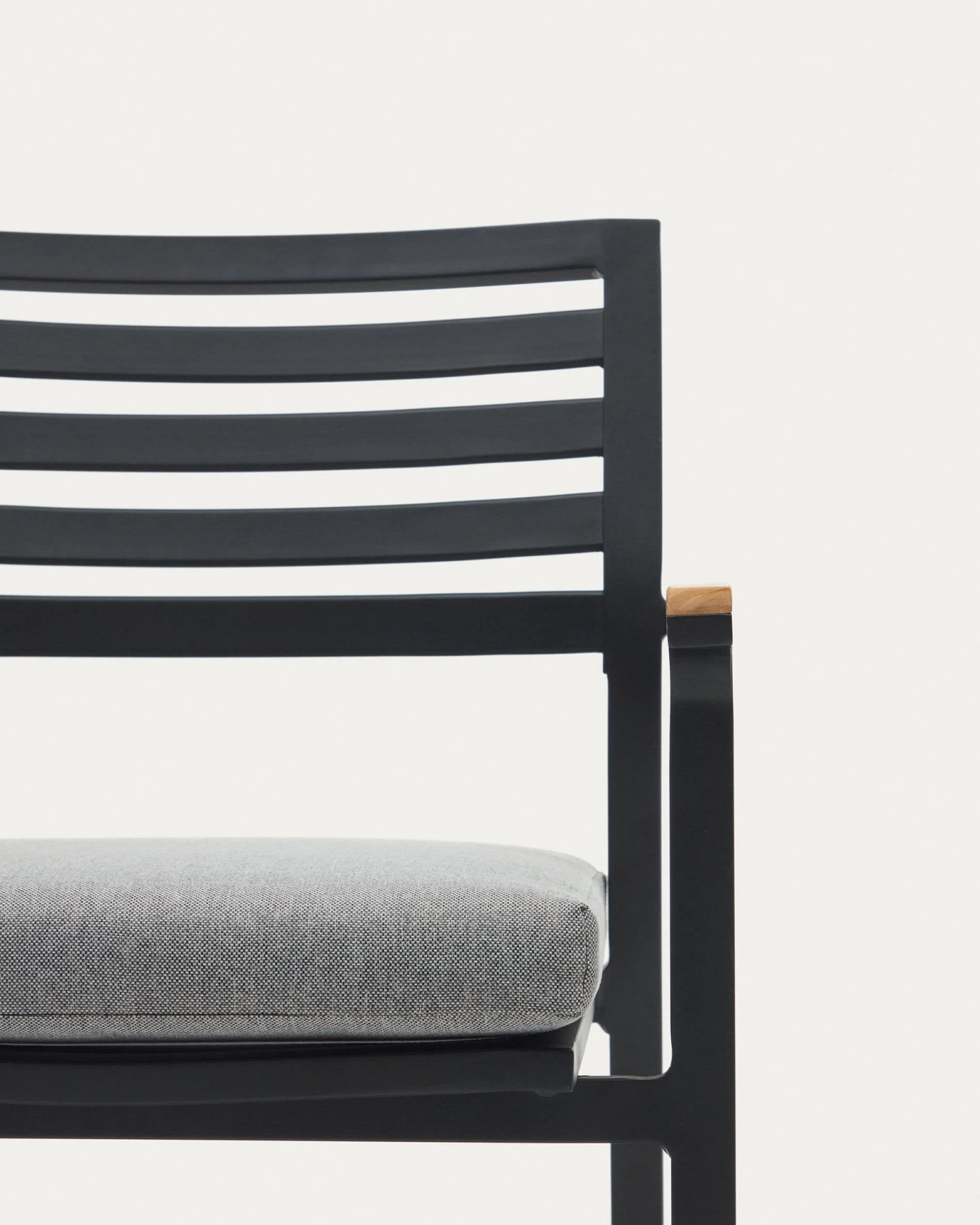 Bona Stackable Aluminium Garden Chair With A Black Finish And Solid Teak Wood Armrests | Kave Home 5 Bona Stackable Aluminium Garden Chair With A Black Finish And Solid Teak Wood Armrests | Kave Home - Image 3