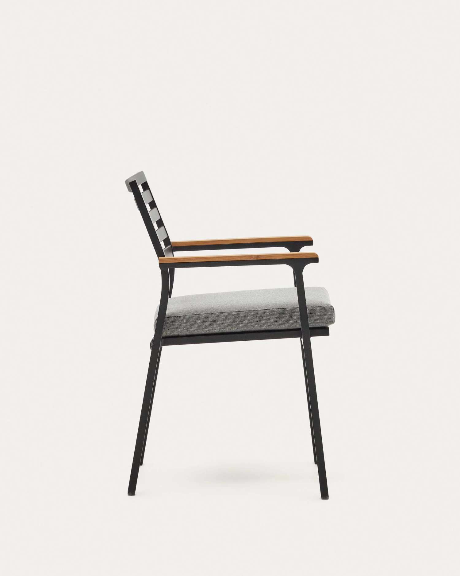 Bona Stackable Aluminium Garden Chair With A Black Finish And Solid Teak Wood Armrests | Kave Home 7 Bona Stackable Aluminium Garden Chair With A Black Finish And Solid Teak Wood Armrests | Kave Home - Image 5