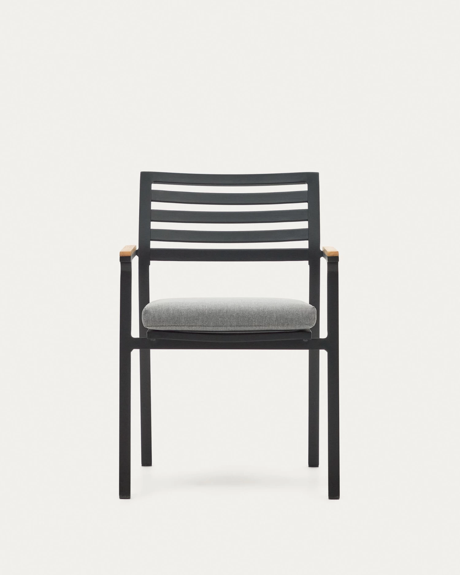 Bona Stackable Aluminium Garden Chair With A Black Finish And Solid Teak Wood Armrests | Kave Home 9 Bona Stackable Aluminium Garden Chair With A Black Finish And Solid Teak Wood Armrests | Kave Home - Image 7