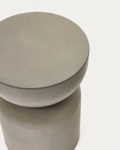 Garbet Round Cement Side Table à 32 Cm | Kave Home 10 Garbet Round Cement Side Table à 32 Cm | Kave Home -Quality Furniture Store J2200014PR03 1D01