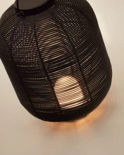 Saranella Portable Table Lamp In Black Polyrattan | Kave Home 12 Saranella Portable Table Lamp In Black Polyrattan | Kave Home -Quality Furniture Store L1100009FN01 1D03
