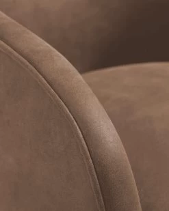 Bobly Armchair In Dark Brown Fabric With Wenge Finish Legs | Kave Home 16 Bobly Armchair In Dark Brown Fabric With Wenge Finish Legs | Kave Home -Quality Furniture Store S480PT09 1D03