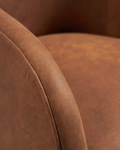 Bobly Armchair In Light Brown Fabric With Wenge Finish Legs | Kave Home -Quality Furniture Store S480PT86 1D03