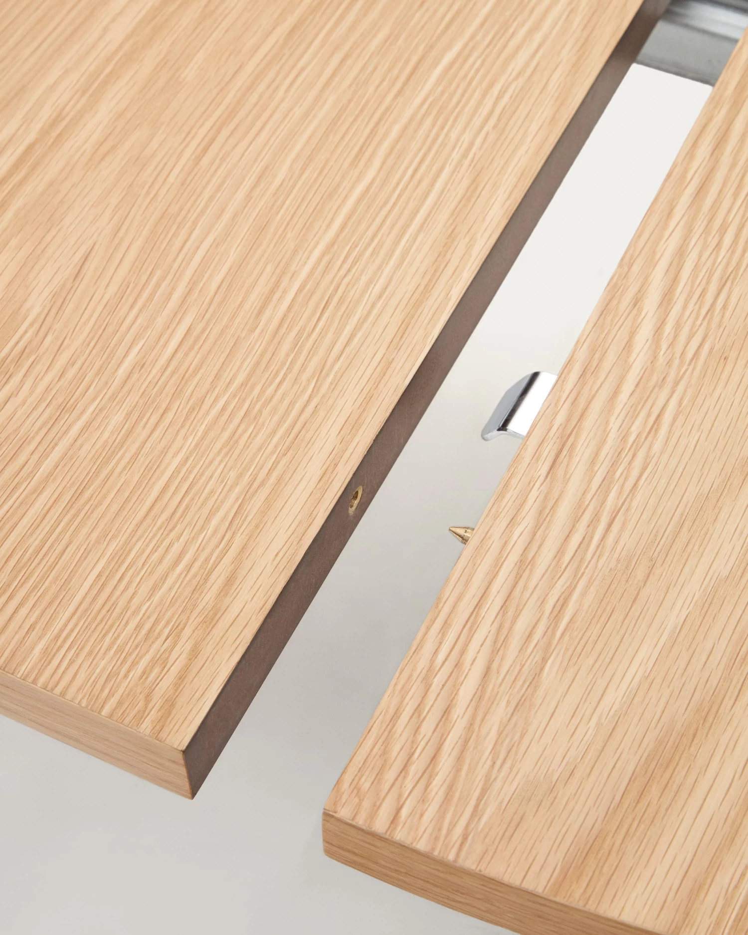 Montuiri Extendable Round Table In Oak Veneer And Steel Legs With Grey Finish à 120 (200) Cm | Kave Home 9 Montuiri Extendable Round Table In Oak Veneer And Steel Legs With Grey Finish à 120 (200) Cm | Kave Home - Image 7