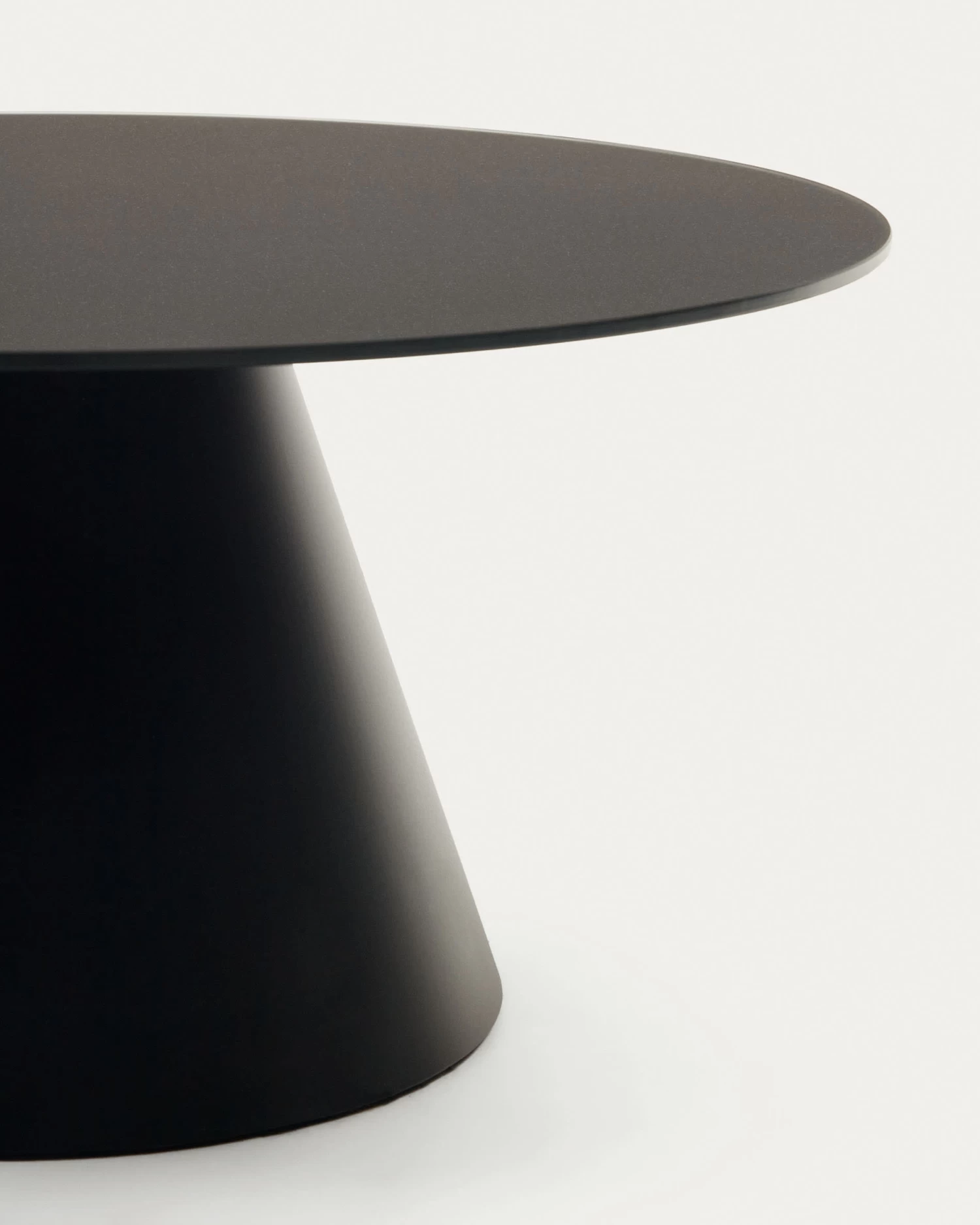 Wilshire Tempered Glass And Metal Coffee Table With A Matte Black Finish à 80 Cm | Kave Home 5 Wilshire Tempered Glass And Metal Coffee Table With A Matte Black Finish à 80 Cm | Kave Home - Image 3